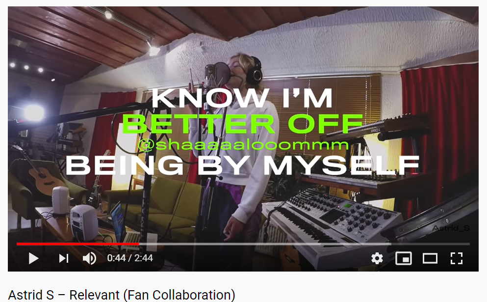 Astrid S ba fansen om innspill og lagde låten Relevant basert på over 5000 innsendte tekstbidrag. Skjermklipp fra Youtube.