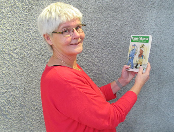 Grethe Lund ved Skjervøy biblitek har valgt seg John Giævers, Lys og skygger i Sjøgata fra 1969.