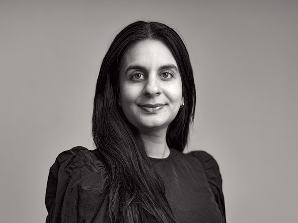 Maryam Iqbal Tahir (Kommunikasjonsdirektør)